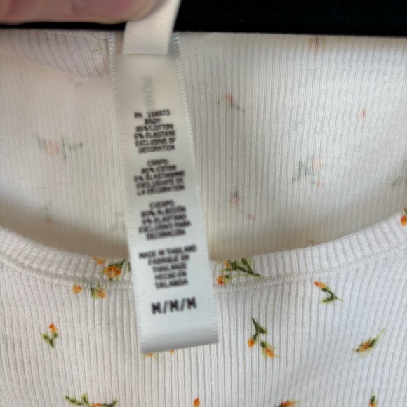 Skims Marigold Rosebud Print Tank and Shorts Pajama Set Size M/L - Picture 4 of 16